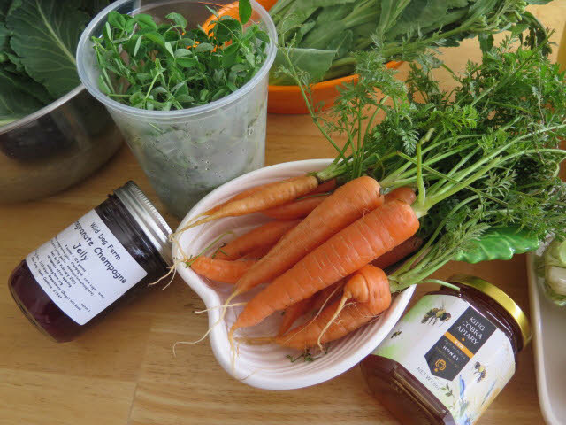 Farmers' market purchases